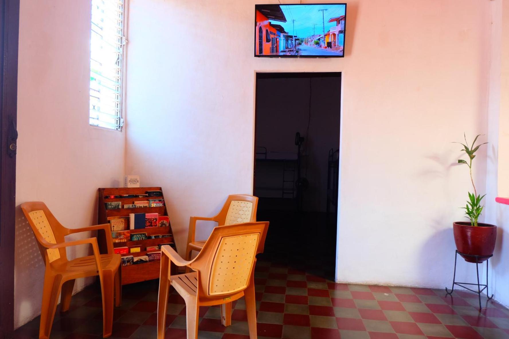 Deakachimba Hostel Granada Bagian luar foto