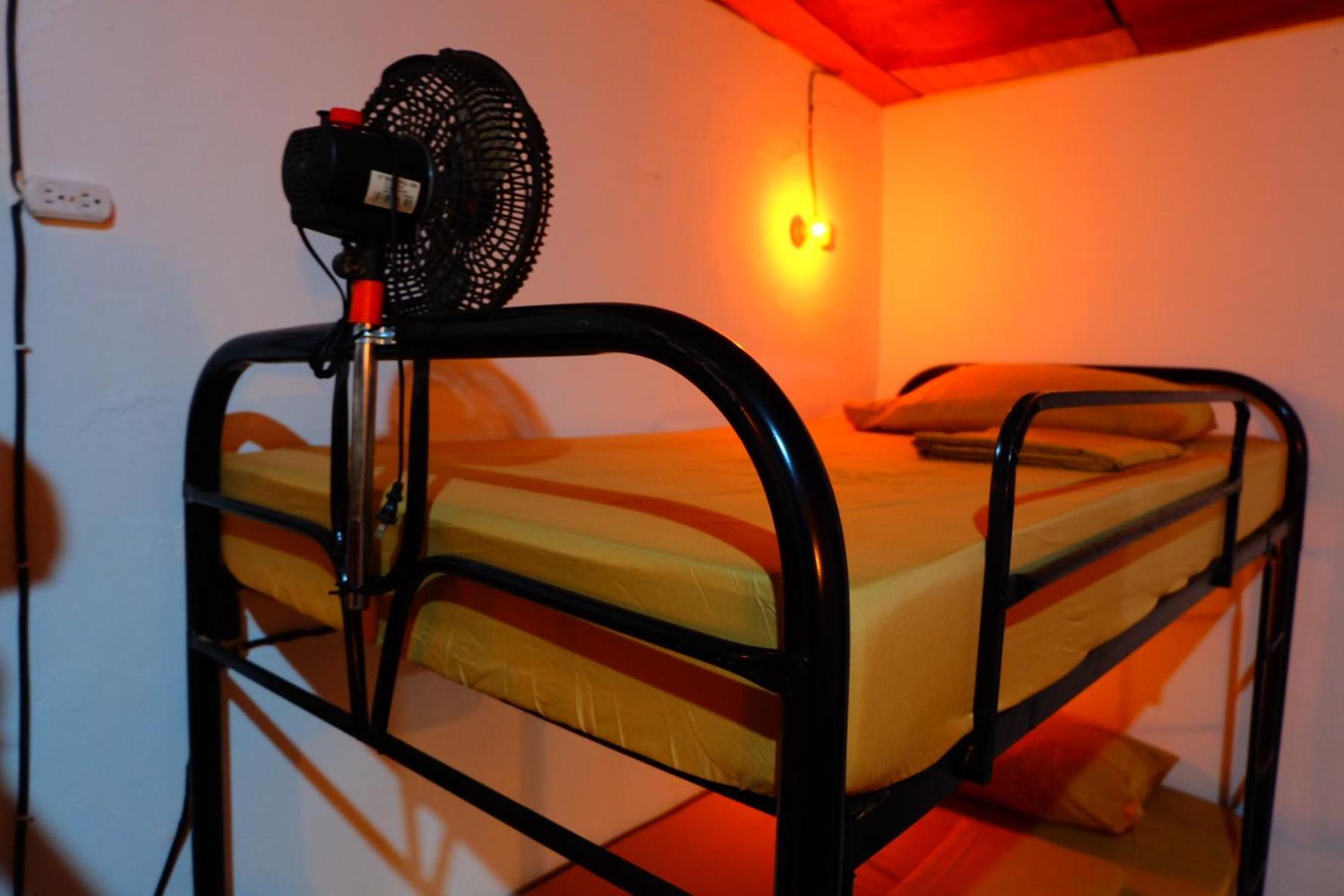 Deakachimba Hostel Granada Bagian luar foto