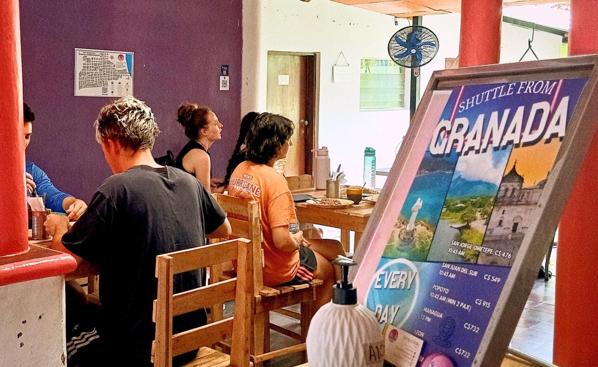 Deakachimba Hostel Granada Bagian luar foto